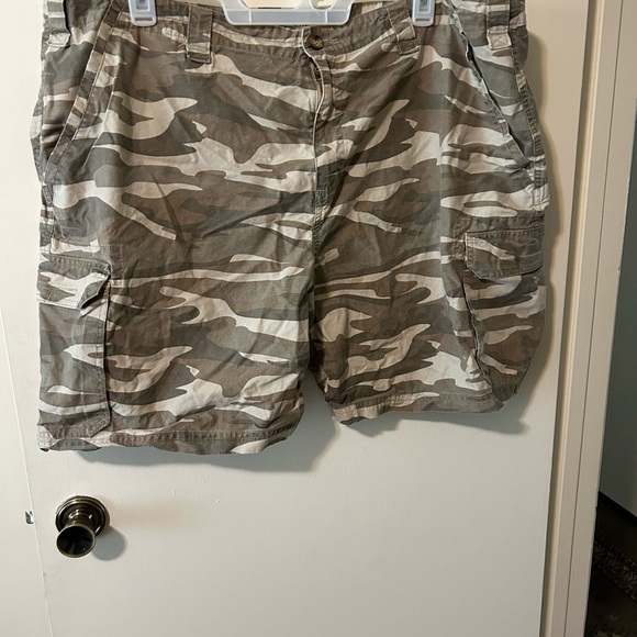 Men’s camo shorts - Picture 2 of 6